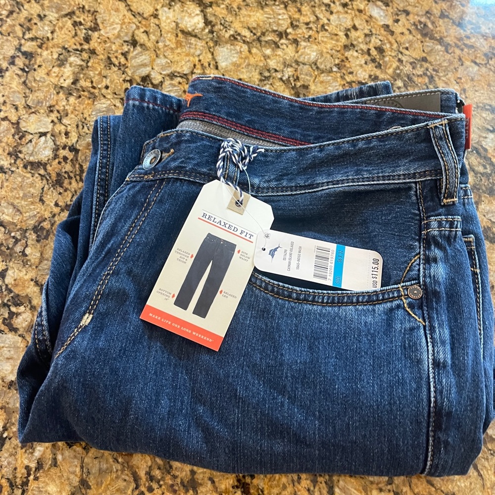 Mens NWT Tommy Bahama Caymen Island relaxed indigo wash jean. 36x32